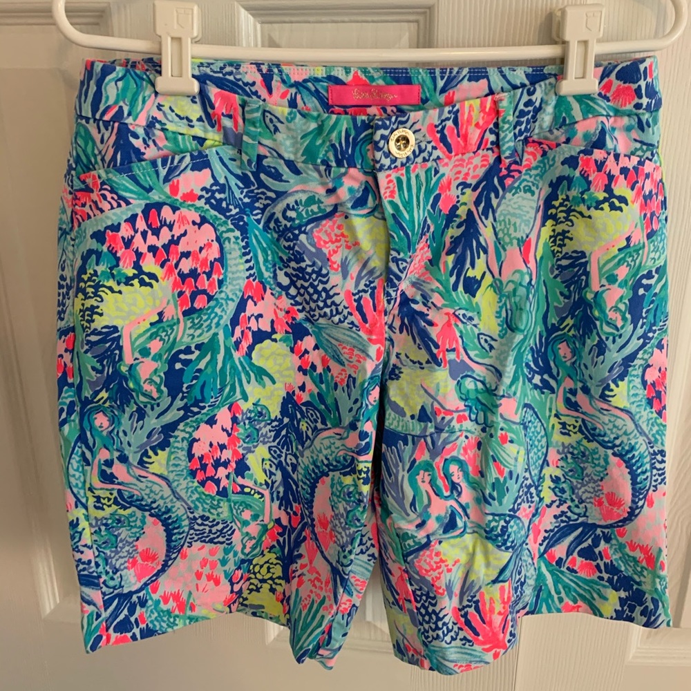 Lilly Pulitzer Mermaids Cove 7” Short Size 10
